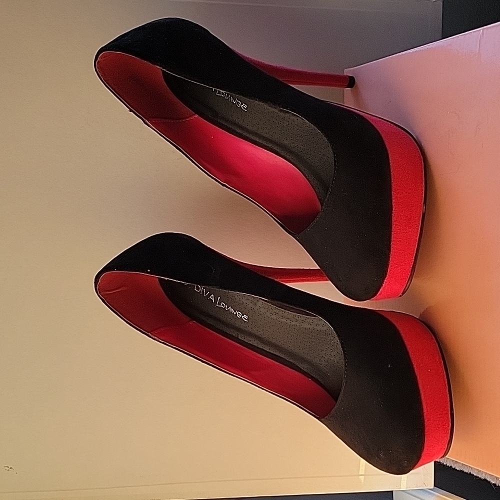 Shoes - Picture 3 of 5
